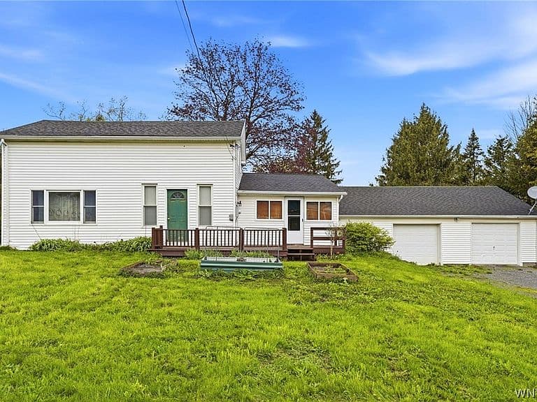 Listing photo 2