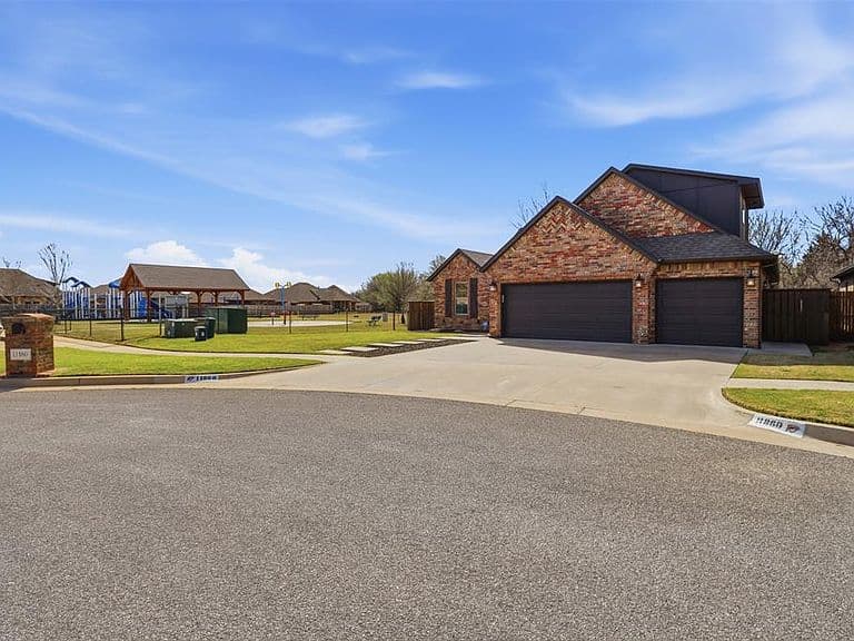 Listing photo 4
