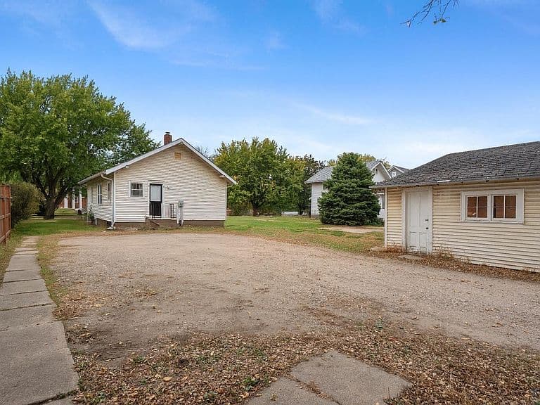 Listing photo 4