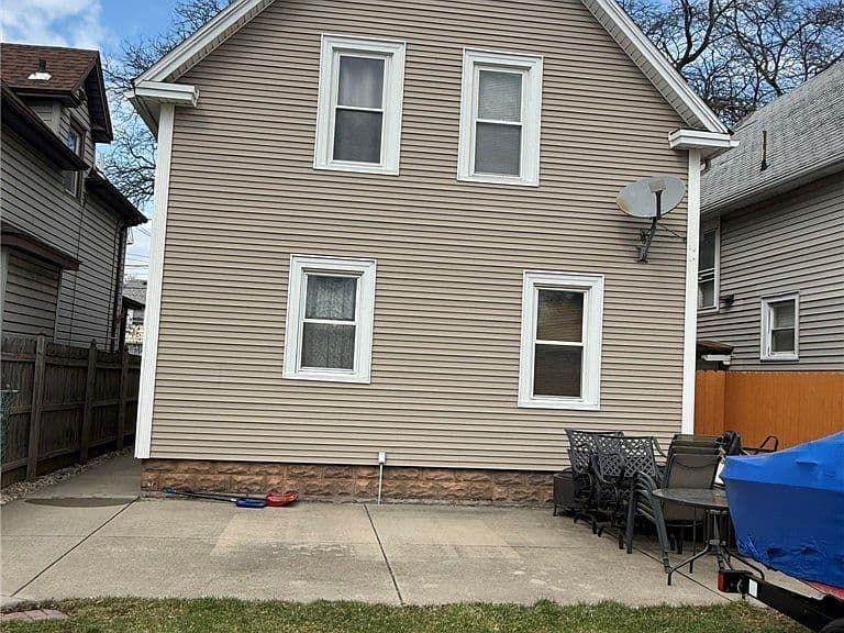 Listing photo 5