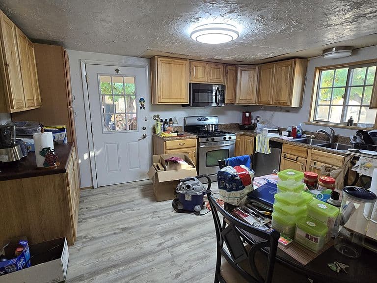Listing photo 5