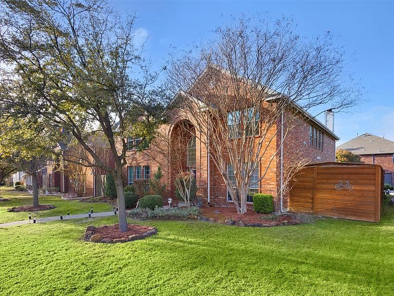 Listing photo 3