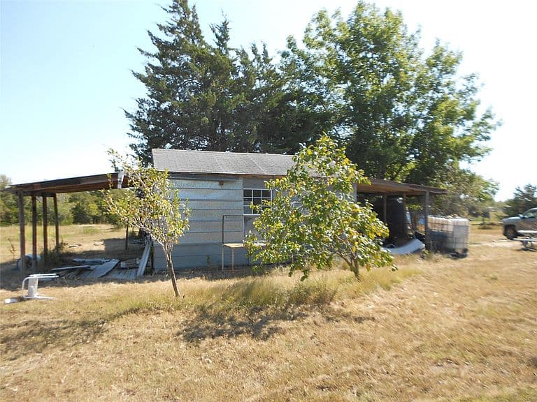 Listing photo 5