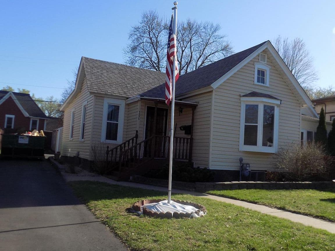 Primary listing photo
