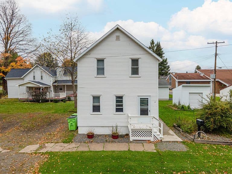 Listing photo 5