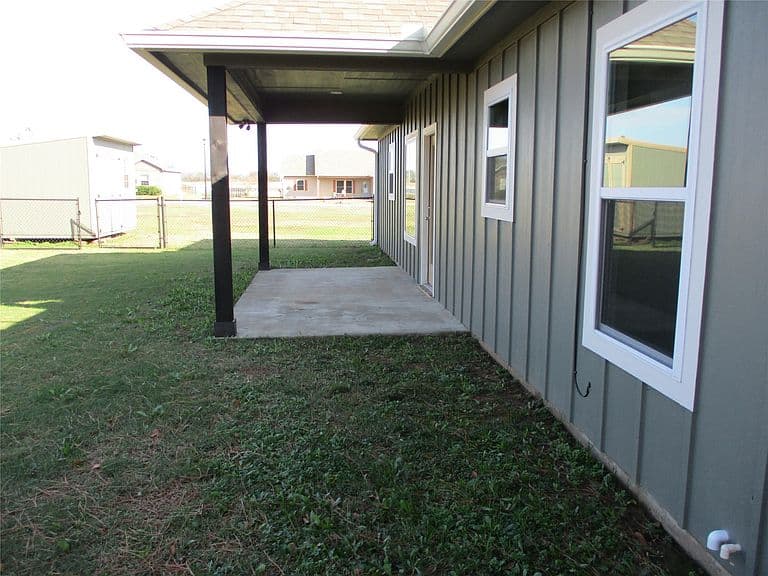 Listing photo 5