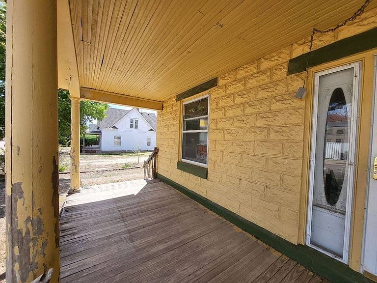 Listing photo 3