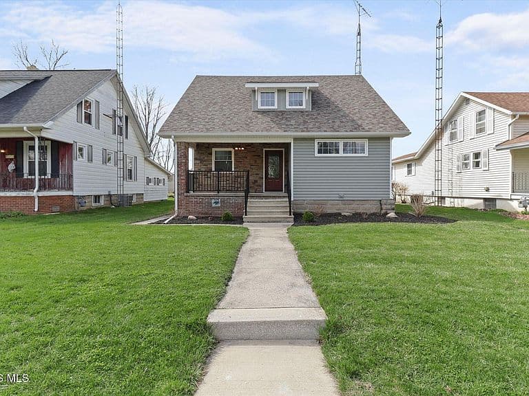 Listing photo 2