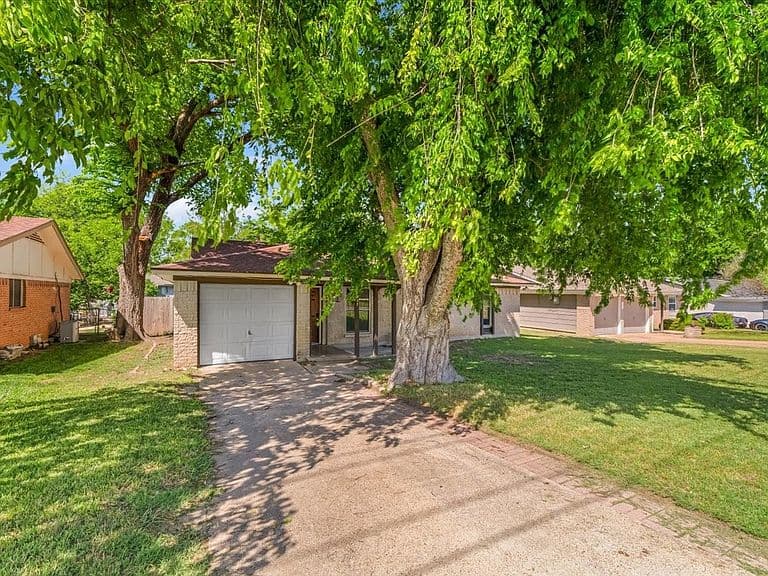 Listing photo 4