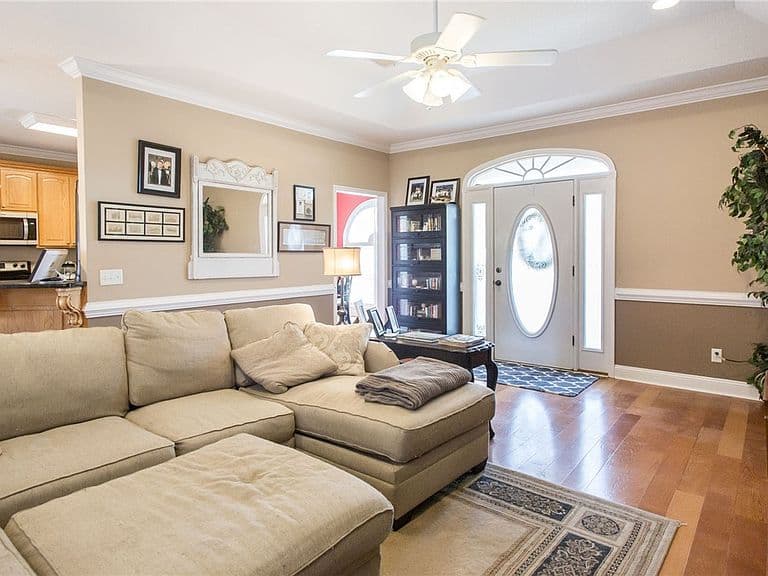 Listing photo 3