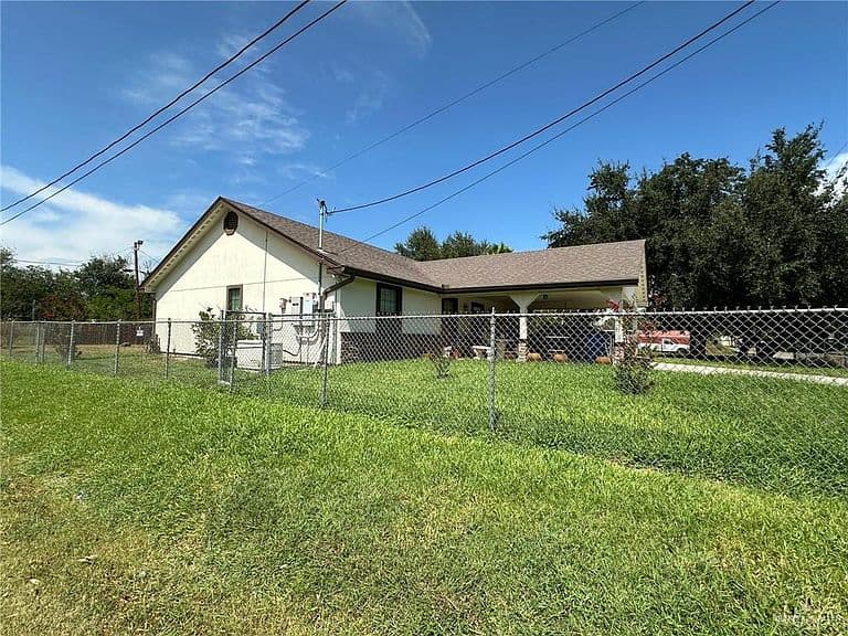 Listing photo 5