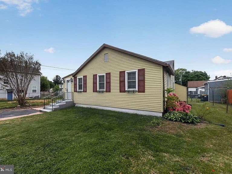 Listing photo 4