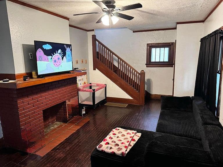 Listing photo 2