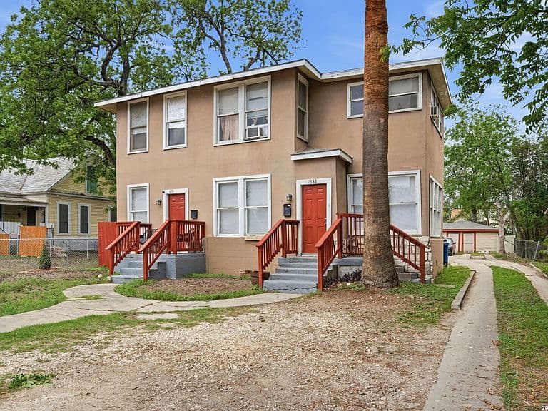 Listing photo 4