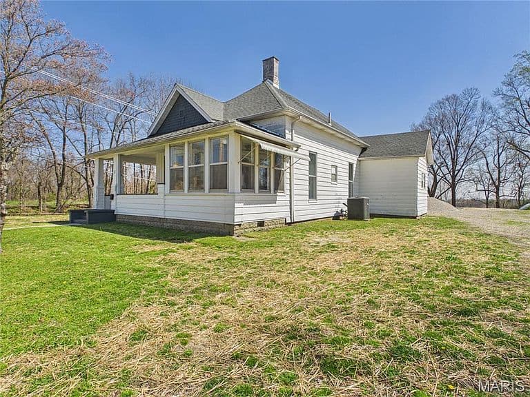 Listing photo 5