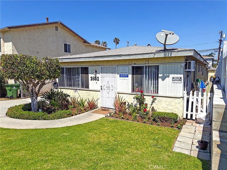 Listing photo 2