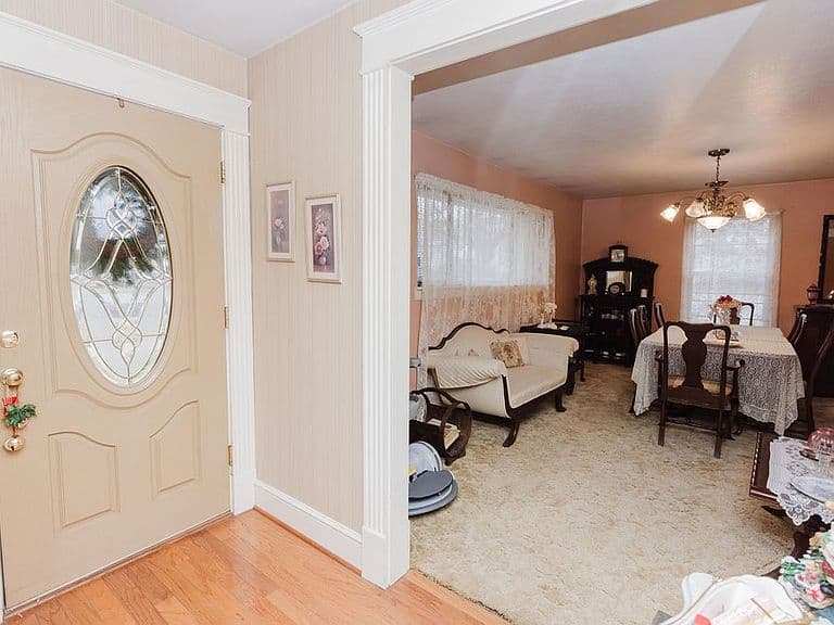 Listing photo 4