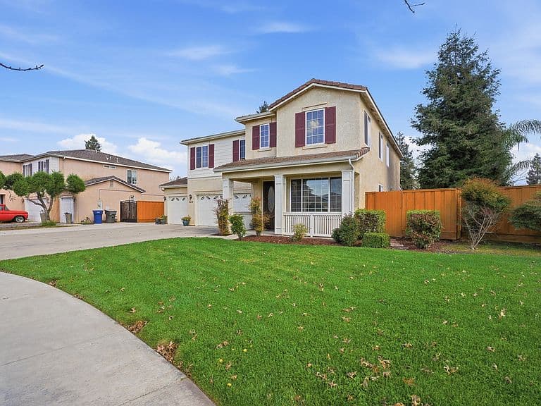 Listing photo 3