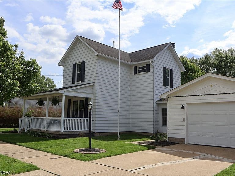 Listing photo 3