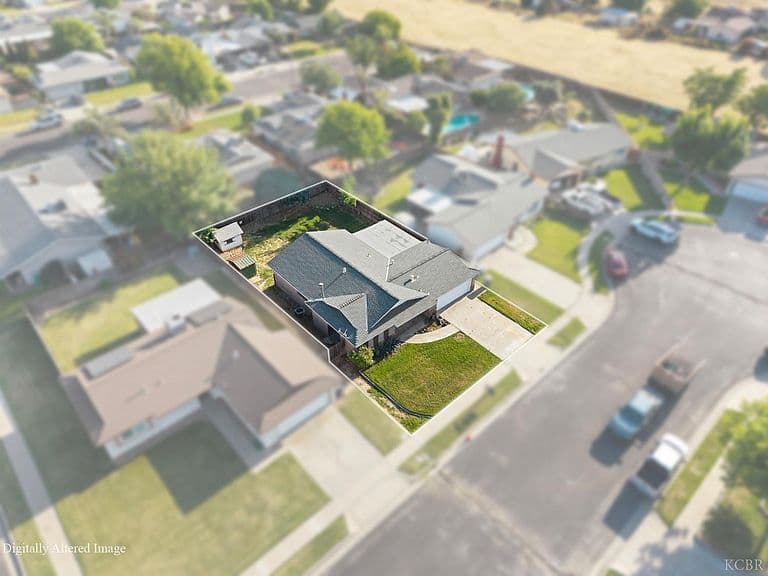 Listing photo 3