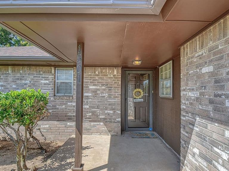 Listing photo 3