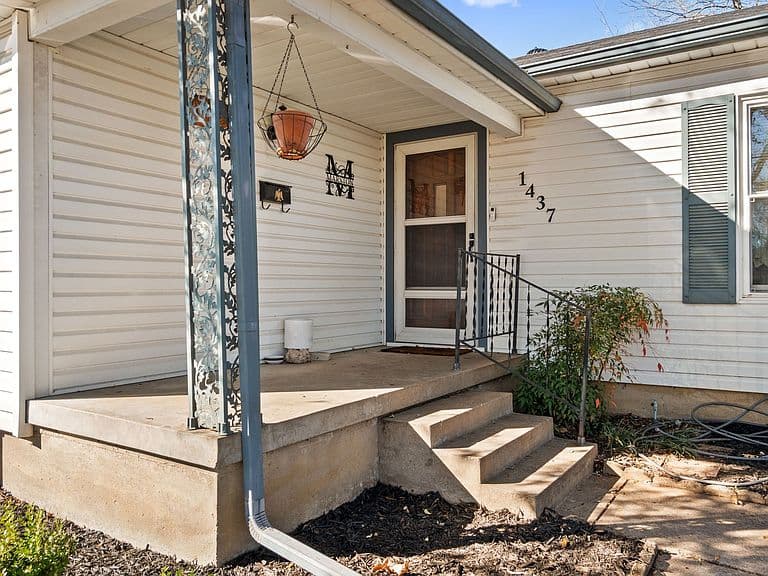 Listing photo 5