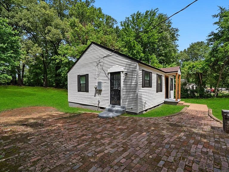 Listing photo 4