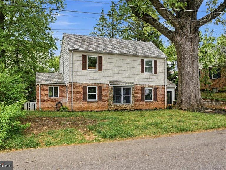 Listing photo 3