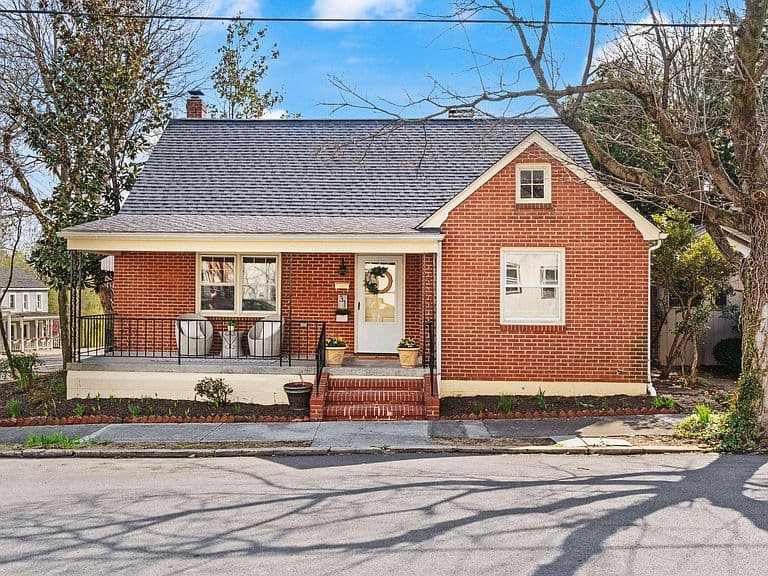 Listing photo 2