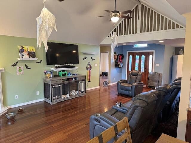 Listing photo 2