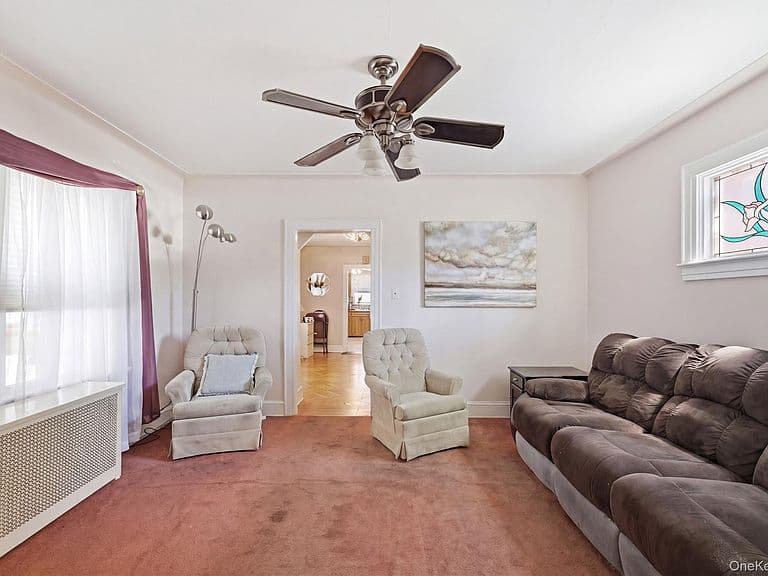 Listing photo 5