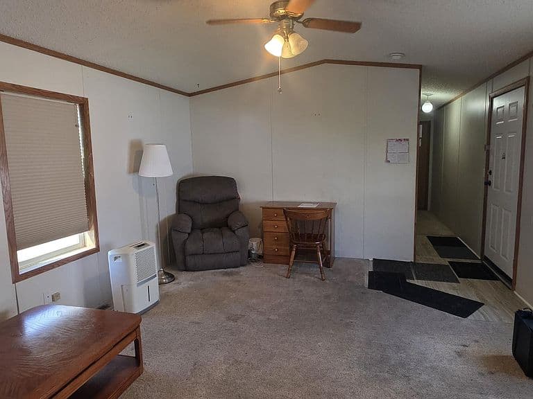 Listing photo 3
