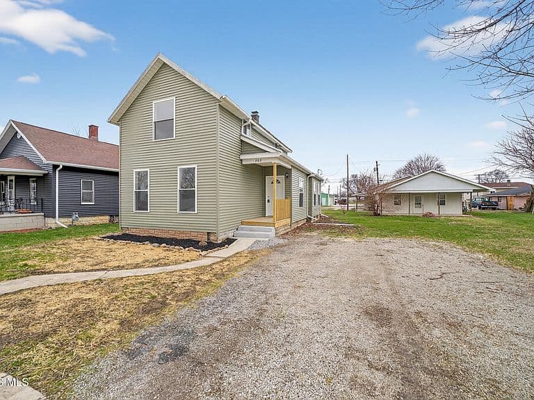 Listing photo 2