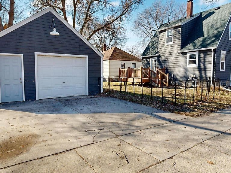 Listing photo 4