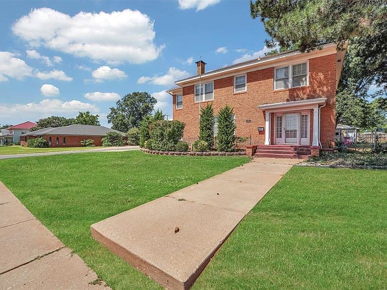 Listing photo 3