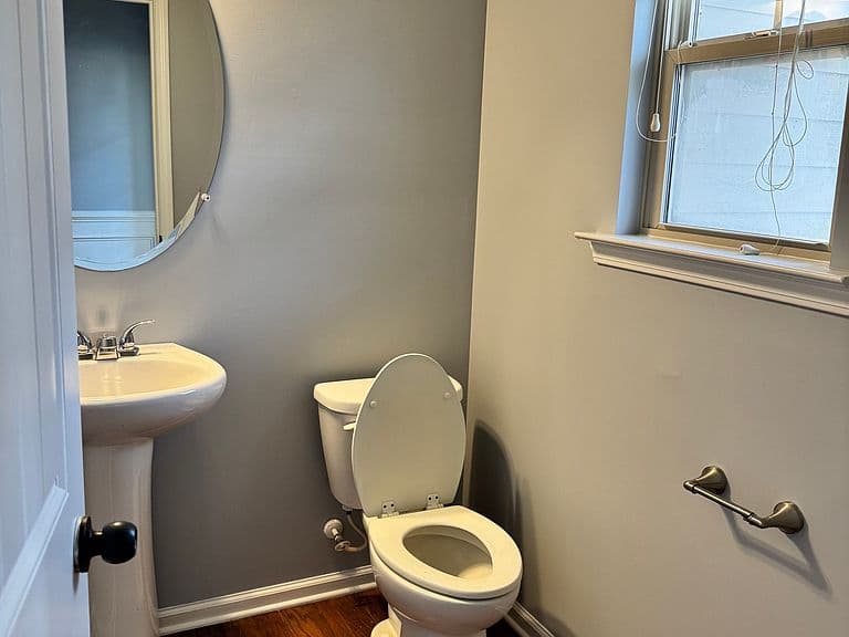 Listing photo 5