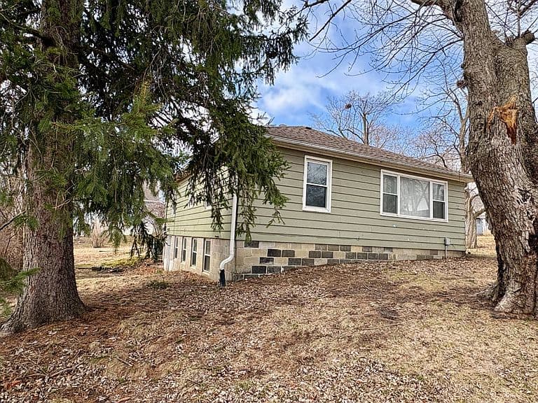 Listing photo 5