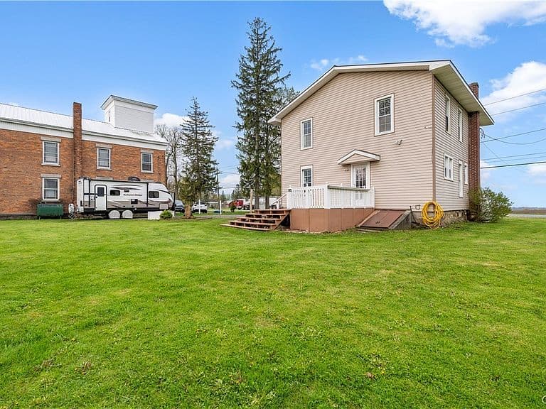 Listing photo 5