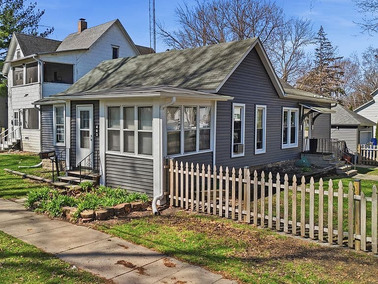 Listing photo 3