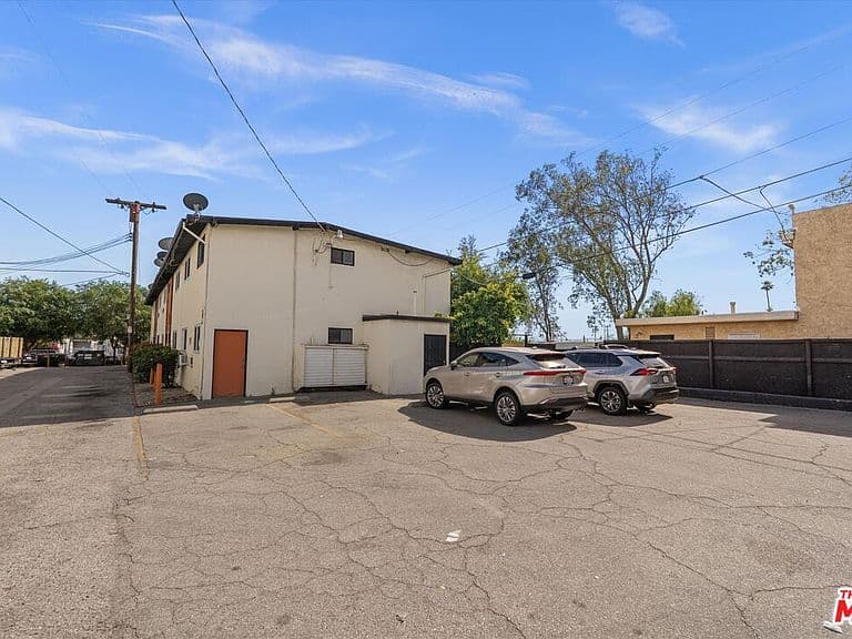 Listing photo 5