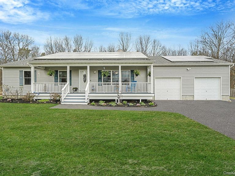 Listing photo 2