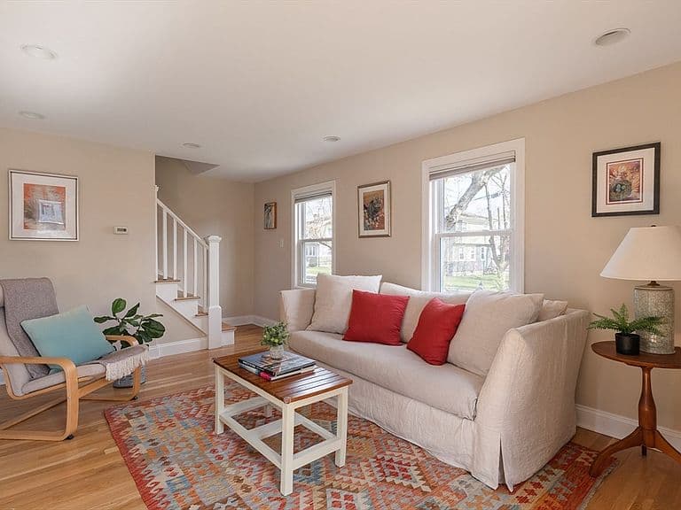 Listing photo 4