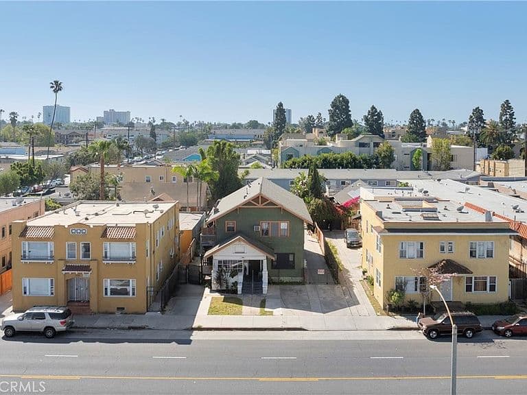Listing photo 4
