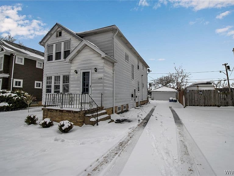 Listing photo 2