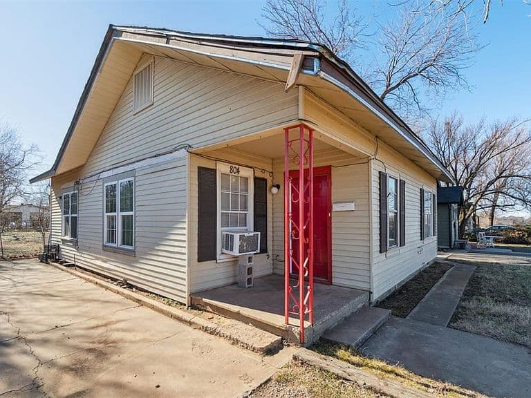 Listing photo 4