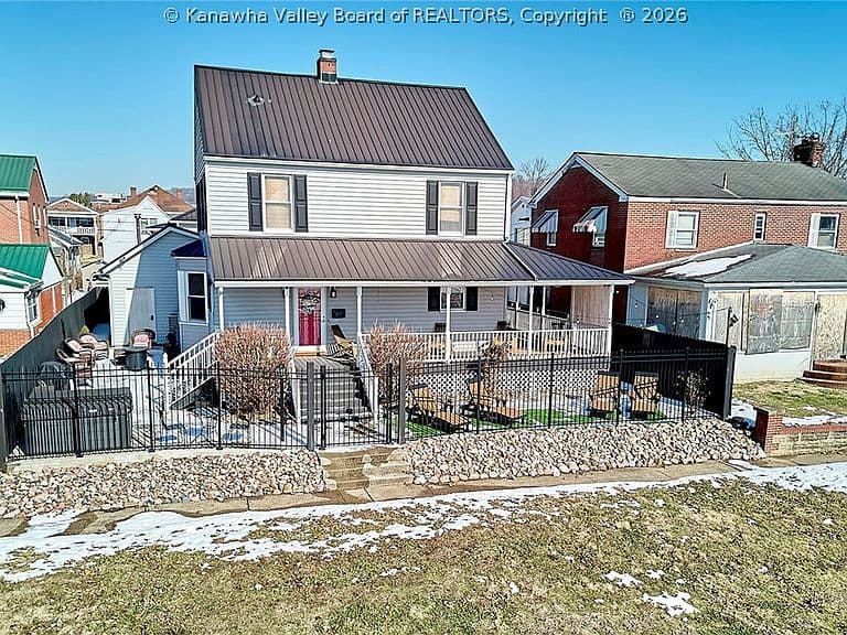 Listing photo 2