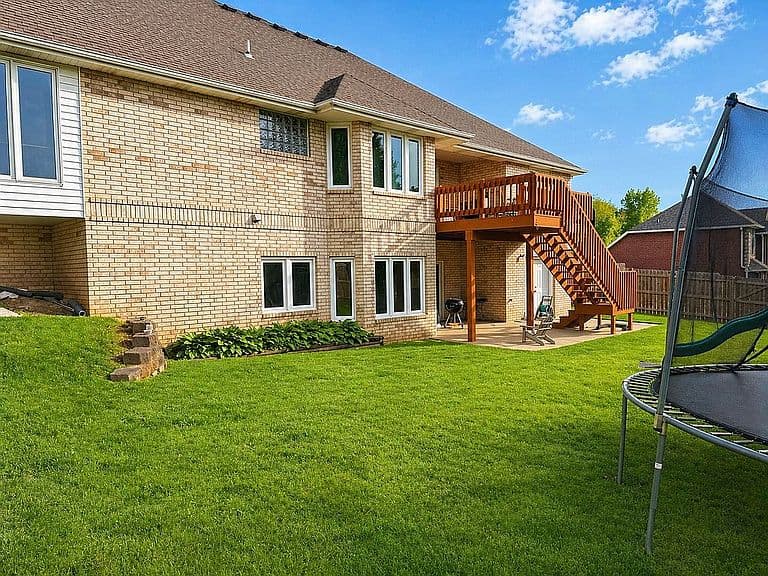 Listing photo 4