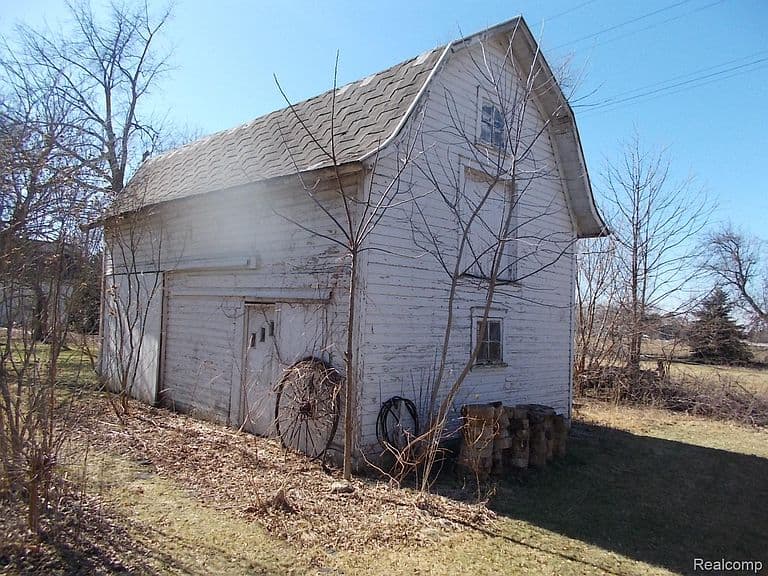 Listing photo 5