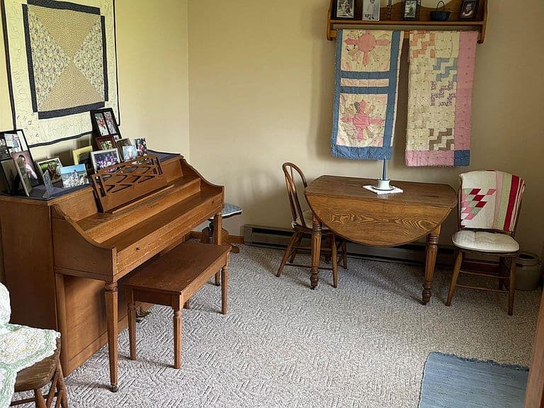 Listing photo 5