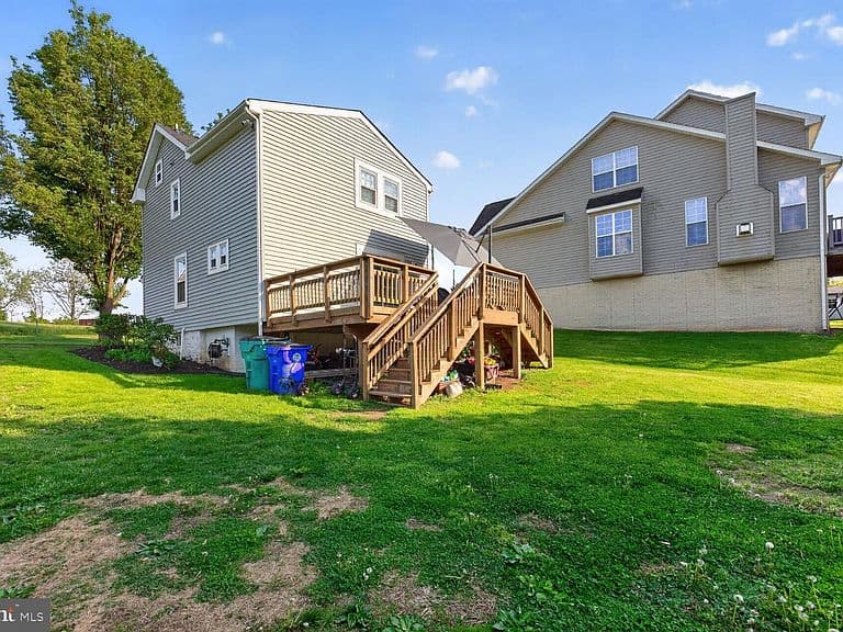Listing photo 4
